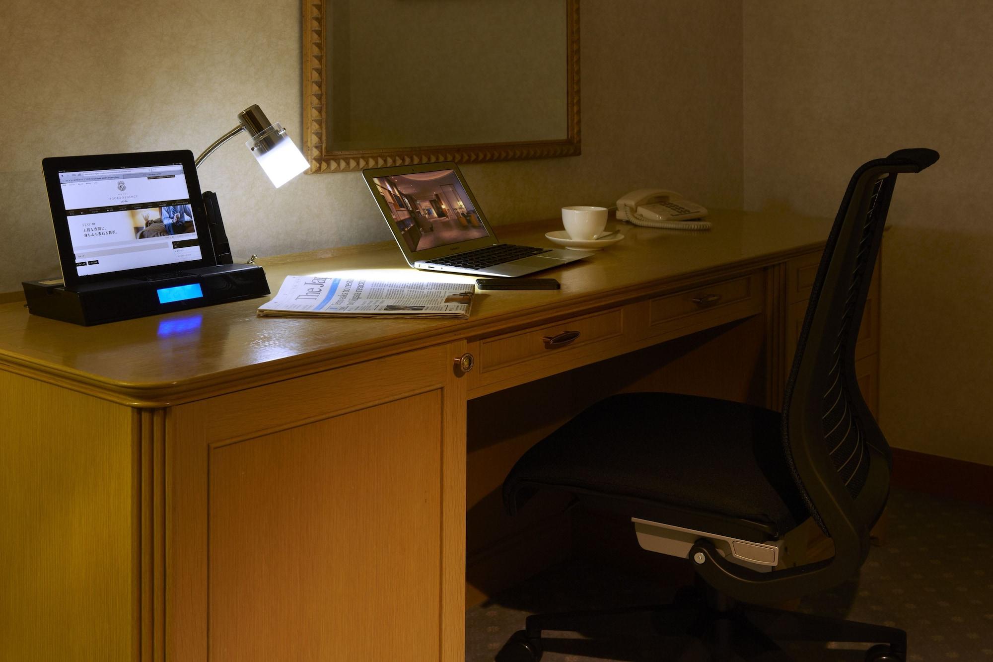 Hotel Agora Regency Osaka Sakai Sakai  Extérieur photo A typical hotel room with a work desk