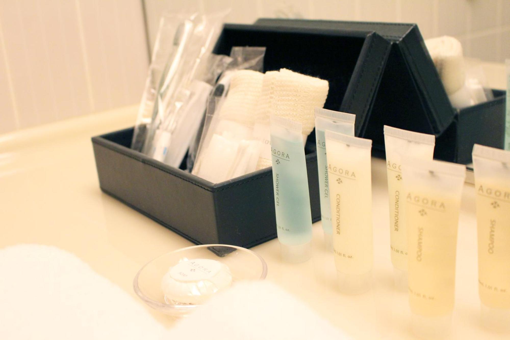 Hotel Agora Regency Osaka Sakai Sakai  Extérieur photo A selection of toiletries