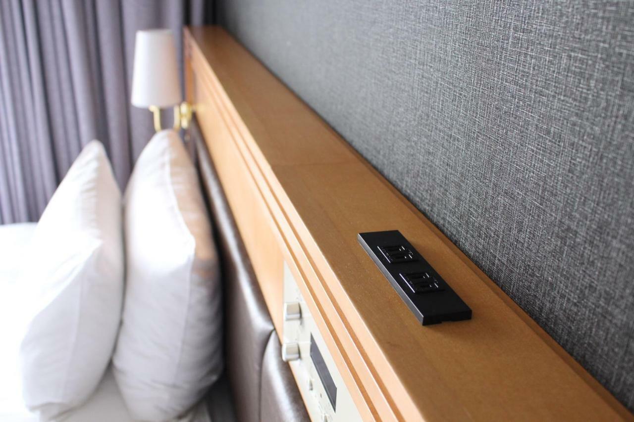 Hotel Agora Regency Osaka Sakai Sakai  Extérieur photo A remote control for a motorized bed